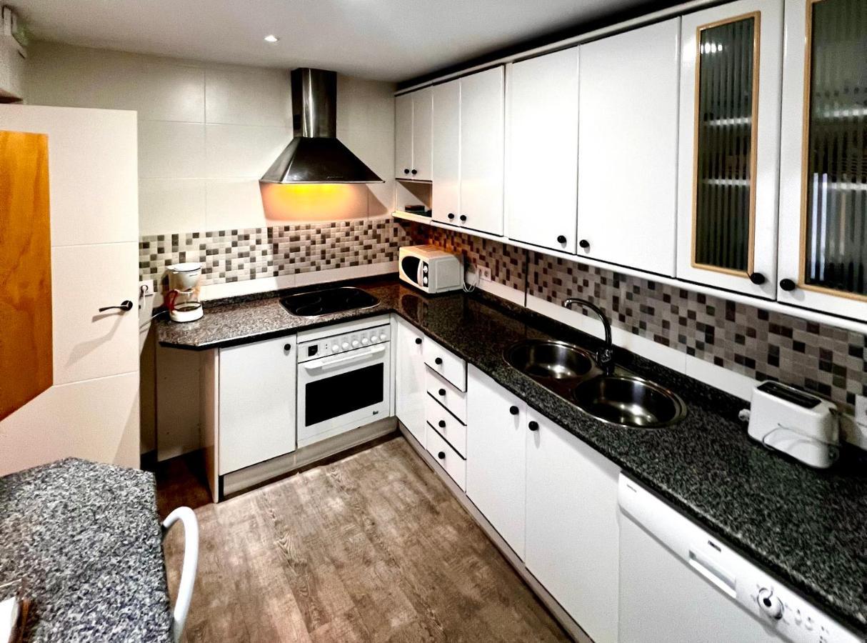 Apartament Destino Deluxe Plaza De Santiago - 2 Hab Caces Zewnętrze zdjęcie